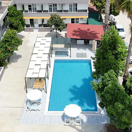 Hillside House 4*