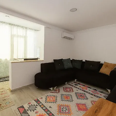 מלון דירות Hillside House 4*