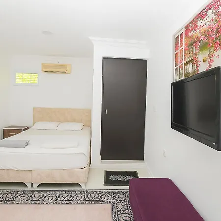 Hillside House Aparthotel