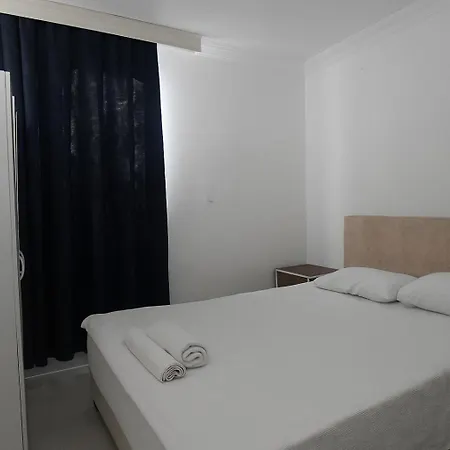 Hillside House Apartmanhotel