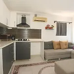 Aparthotel Hillside House 4*