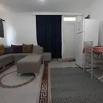 Hillside House Aparthotel 4*