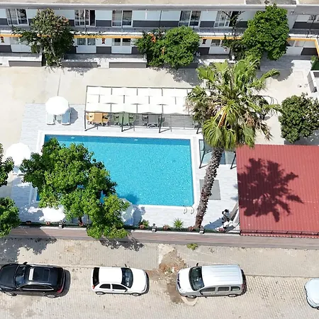 Hillside House 4* Side