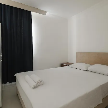 Hillside House アパートホテル シダ