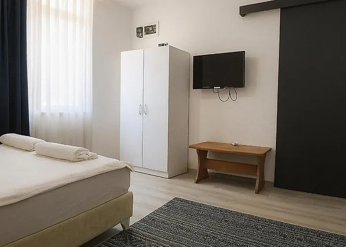 Apartmanhotel Hillside House 4*