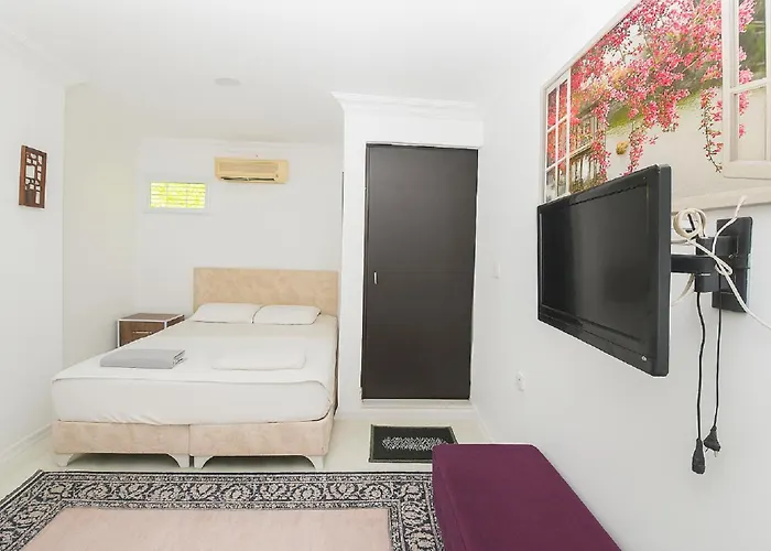 Hillside House Apartmanhotel