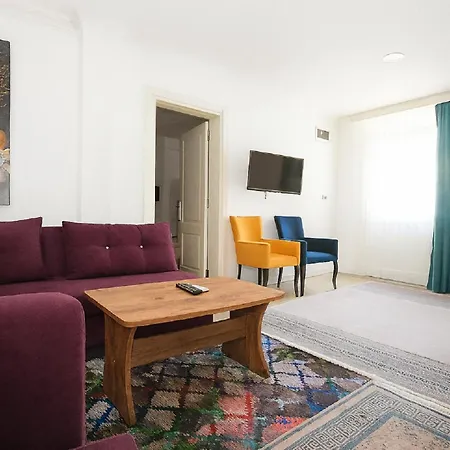 Aparthotel Hillside House Side