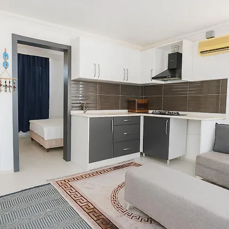 Hillside House 4*