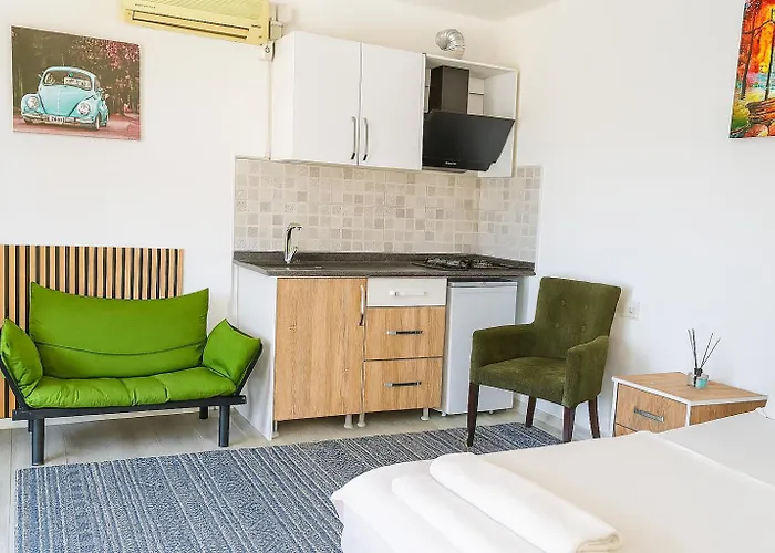 Hillside House 4* Side